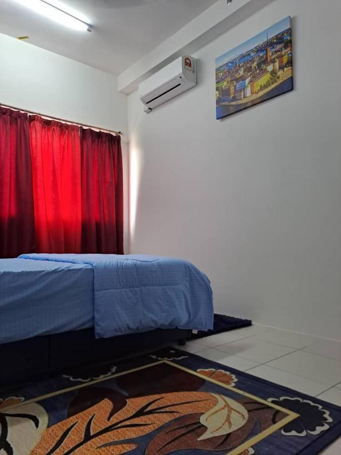 Impiana Homestay Near Putrajaya, Cyberjaya, Musliem Only,Wifi,Netflix Kampung Dengkil Exteriör bild