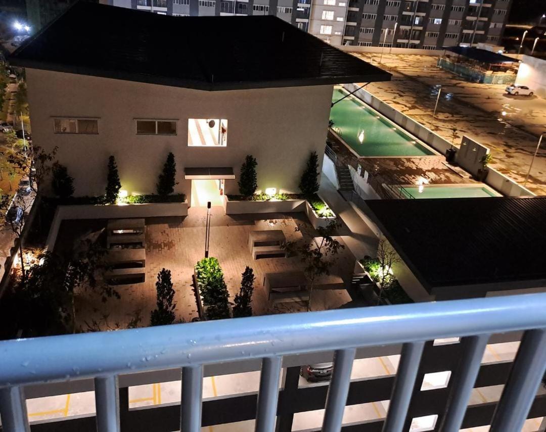 Impiana Homestay Near Putrajaya, Cyberjaya, Musliem Only,Wifi,Netflix Kampung Dengkil Exteriör bild