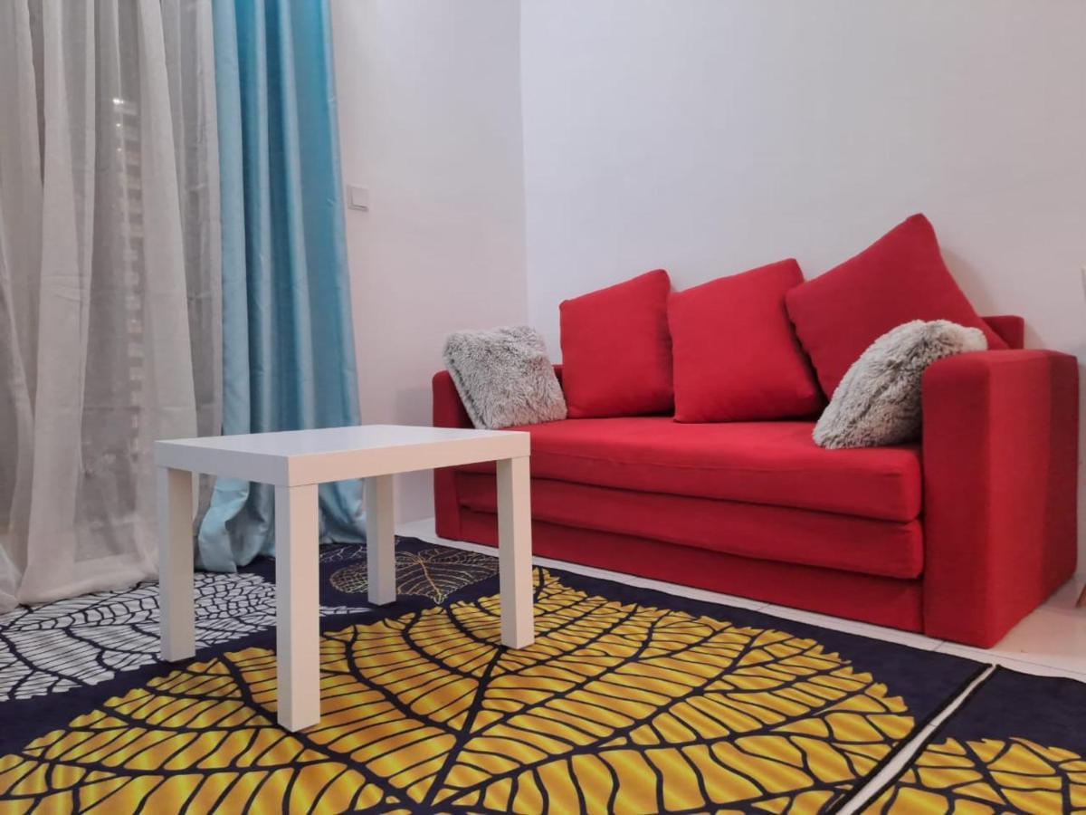Impiana Homestay Near Putrajaya, Cyberjaya, Musliem Only,Wifi,Netflix Kampung Dengkil Exteriör bild