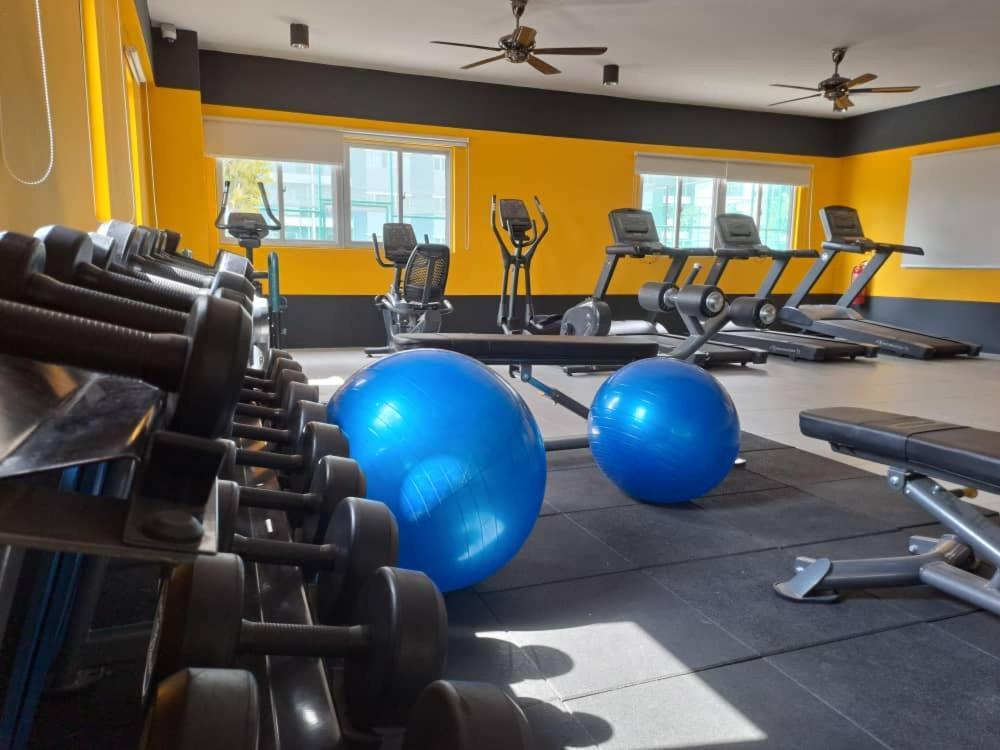 Impiana Homestay Near Putrajaya, Cyberjaya, Musliem Only,Wifi,Netflix Kampung Dengkil Exteriör bild