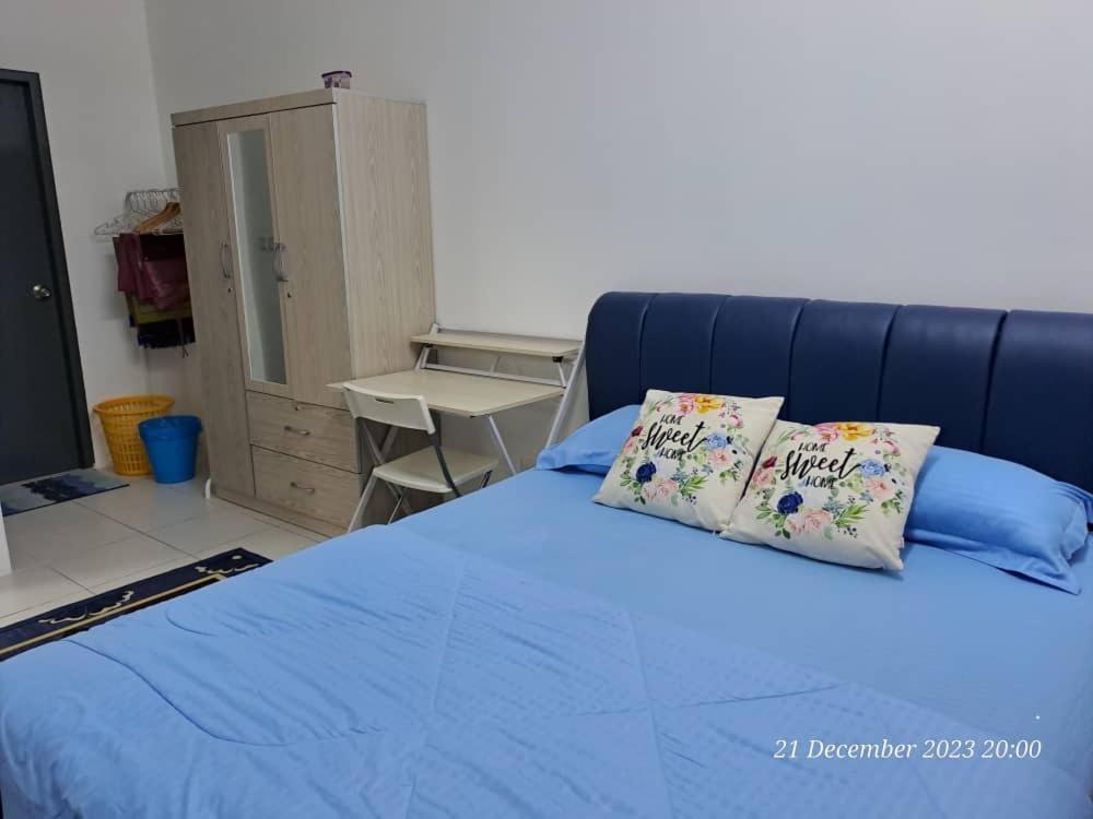 Impiana Homestay Near Putrajaya, Cyberjaya, Musliem Only,Wifi,Netflix Kampung Dengkil Exteriör bild
