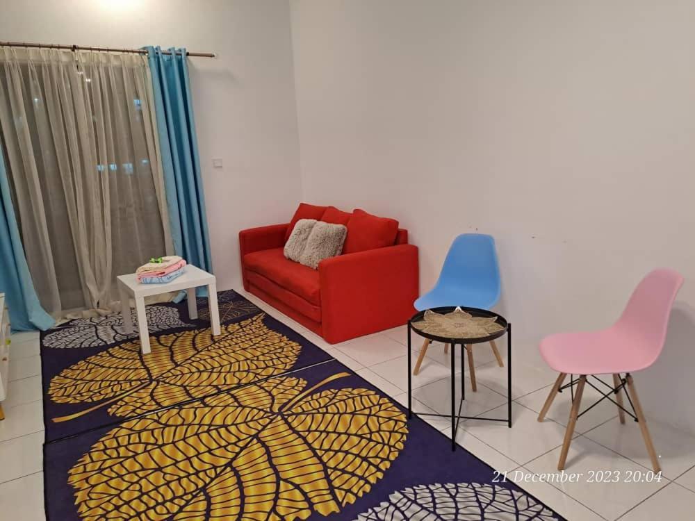 Impiana Homestay Near Putrajaya, Cyberjaya, Musliem Only,Wifi,Netflix Kampung Dengkil Exteriör bild